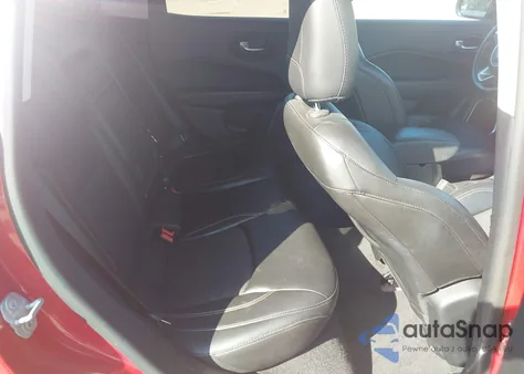 2018 Jeep Compass Latitude Fwd z USA, uszkodzony, nr VIN 3C4NJCBB3JT309064